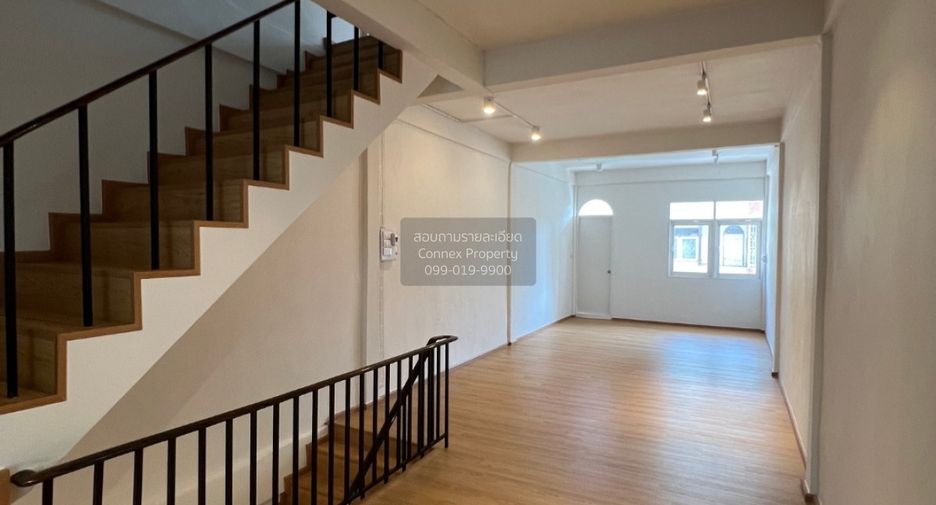 For sale 1 bed retail Space in Khlong San, Bangkok