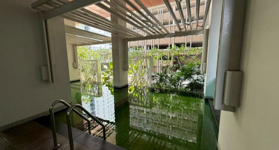 For sale 1 bed condo in Huai Khwang, Bangkok