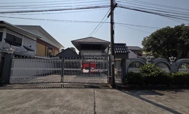 For sale 6 bedrooms house in Saphan Sung, Bangkok