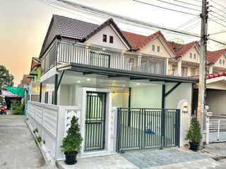 出售 2 卧室 联排别墅 在 Bang Bua Thong, Nonthaburi