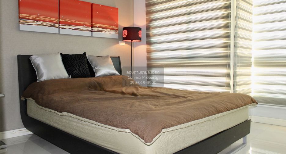 For rent 2 bedrooms condo in Huai Khwang, Bangkok