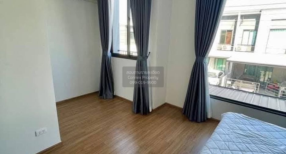 For rent 3 bedrooms townhouse in Bang Phli, Samut Prakan