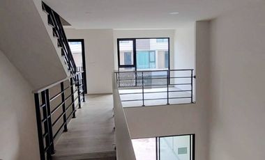出租 2 卧室 联排别墅 在 Bang Phli, Samut Prakan