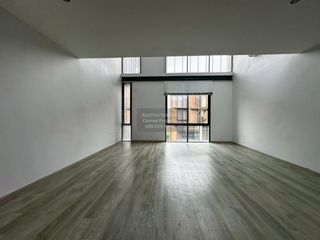Аренда 3 спальни таунхаус в Пхра Кханонг, Бангкок