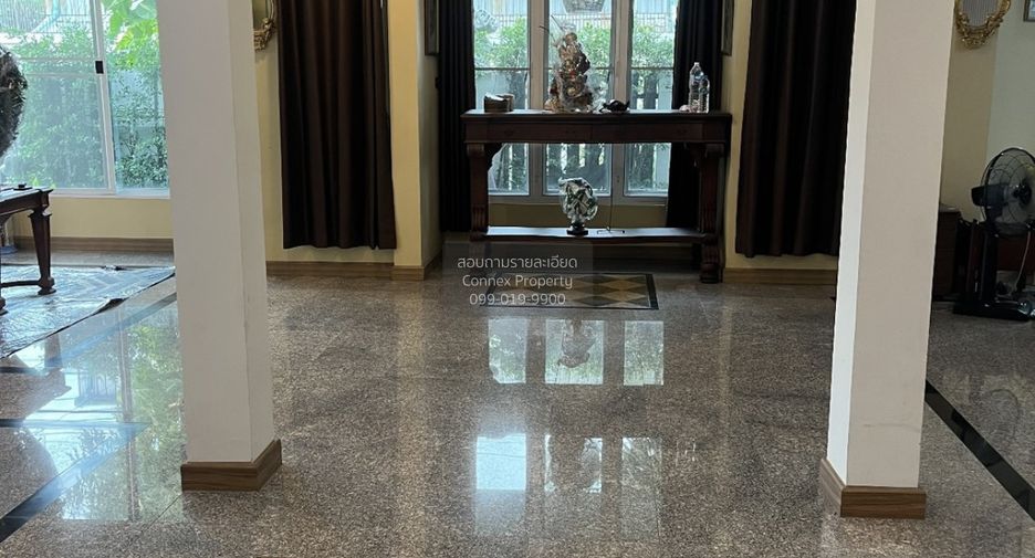 For rent 5 bedrooms house in Bang Kapi, Bangkok
