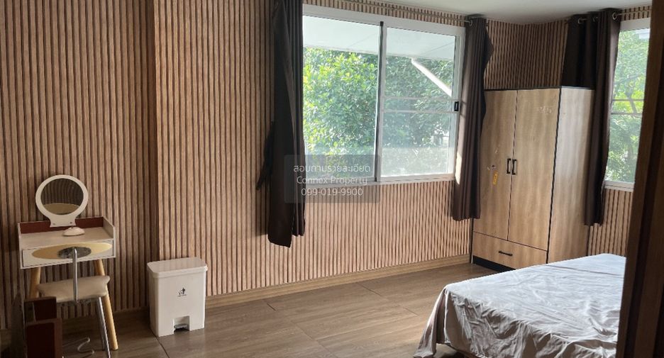 For rent 5 bedrooms house in Bang Kapi, Bangkok