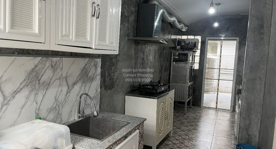 For rent 5 bedrooms house in Bang Kapi, Bangkok