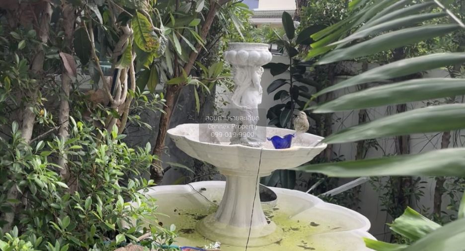 For rent 5 bedrooms house in Bang Kapi, Bangkok