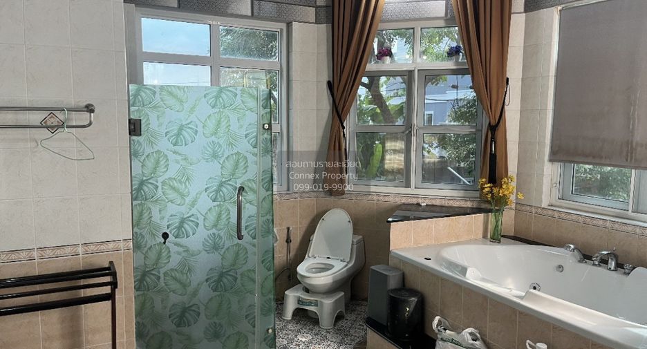 For rent 5 bedrooms house in Bang Kapi, Bangkok