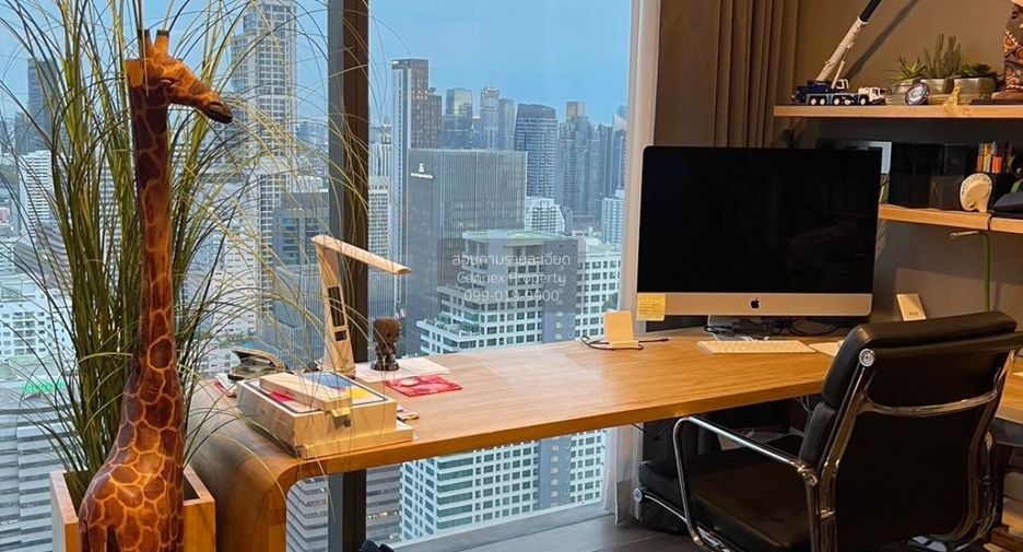 For rent 4 bedrooms condo in Watthana, Bangkok