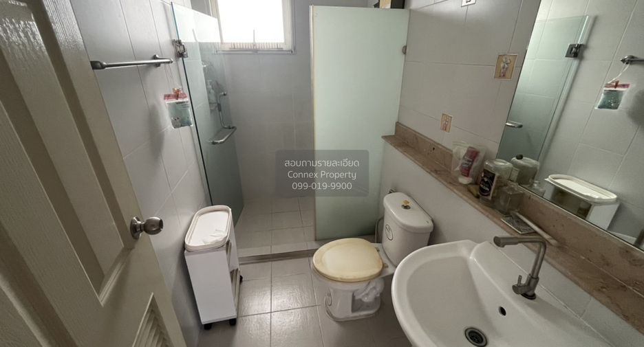 For rent 4 bedrooms house in Khlong Sam Wa, Bangkok