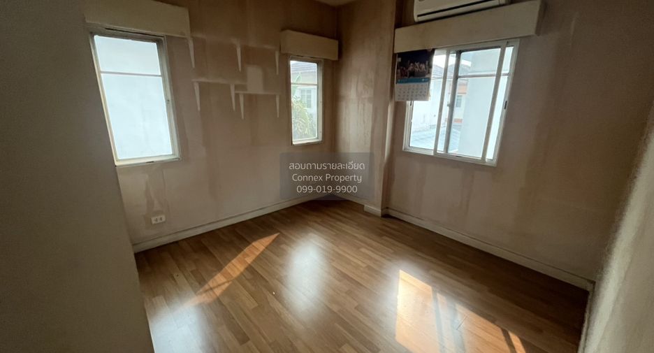 For rent 4 bedrooms house in Khlong Sam Wa, Bangkok