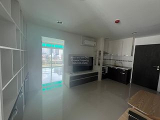 For rent 1 bed condo in Khlong San, Bangkok