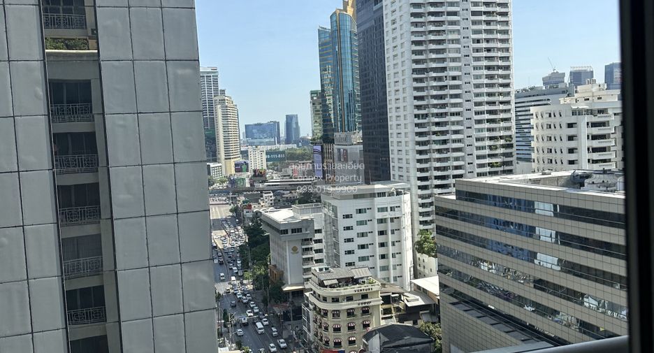 For rent 2 bedrooms condo in Watthana, Bangkok