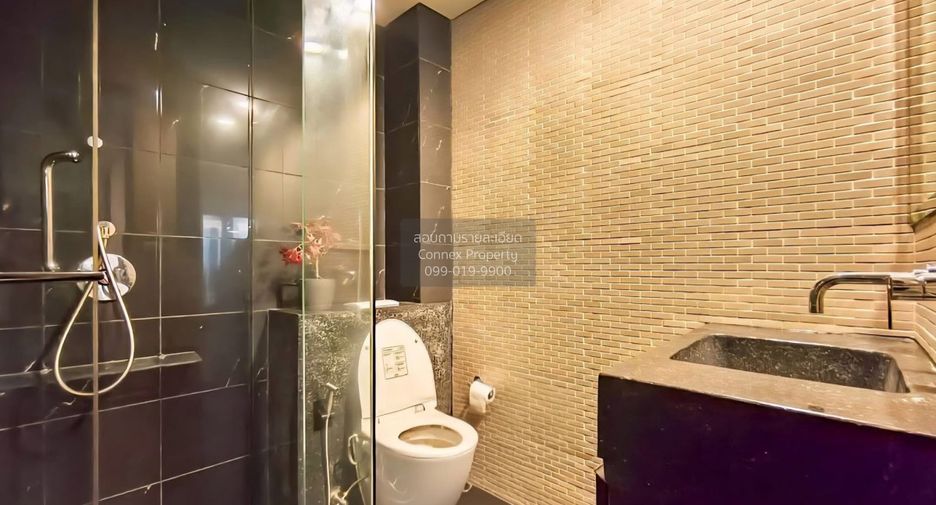 For rent 2 bedrooms condo in Watthana, Bangkok