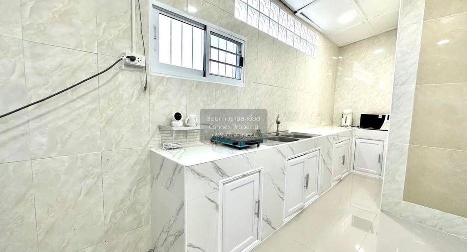 Haus zur Miete mit 3 Zimmer in Lat Krabang, Bangkok
