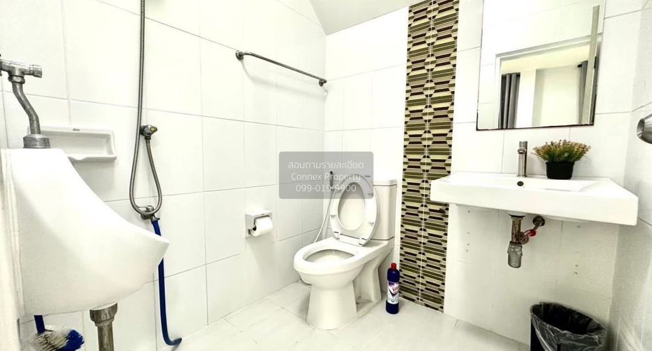 Haus zur Miete mit 3 Zimmer in Lat Krabang, Bangkok
