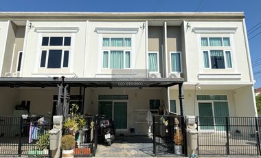 À vendre 2 chambres maison de ville à Phra Samut Chedi, Samut Prakan
