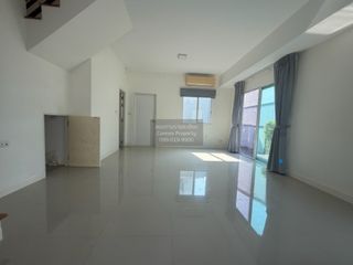 For sale 3 bedrooms townhouse in Bang Khen, Bangkok
