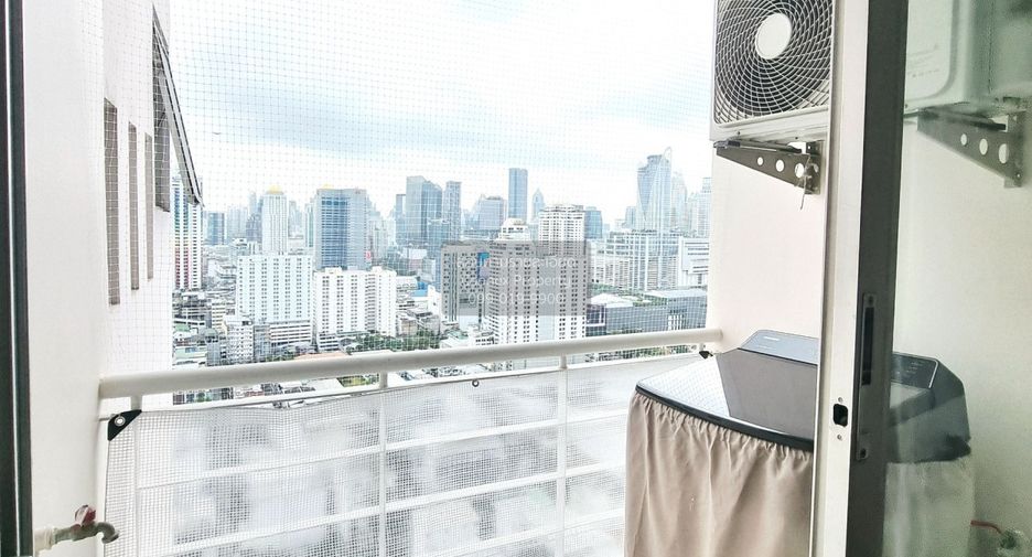 For rent 2 bedrooms condo in Ratchathewi, Bangkok