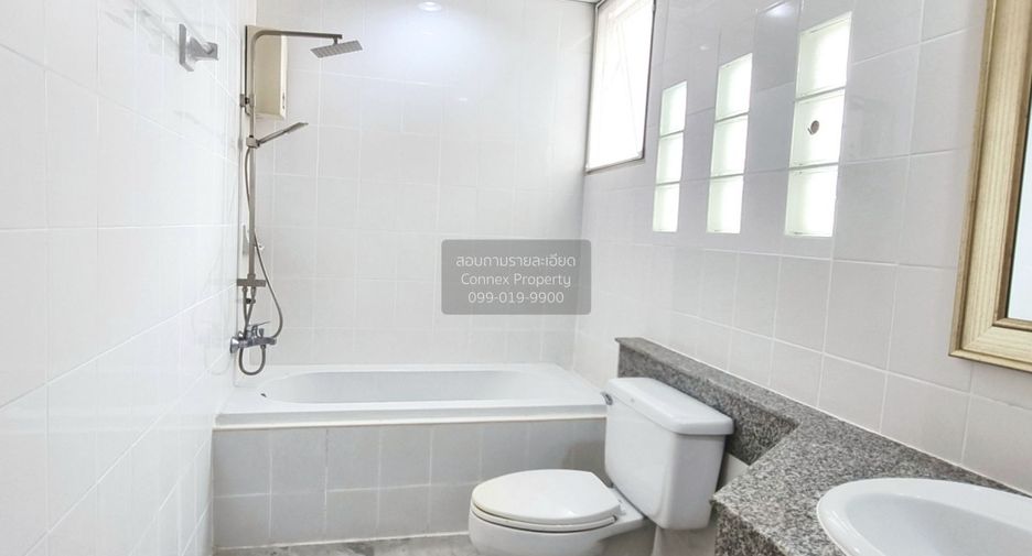 For rent 2 bedrooms condo in Ratchathewi, Bangkok