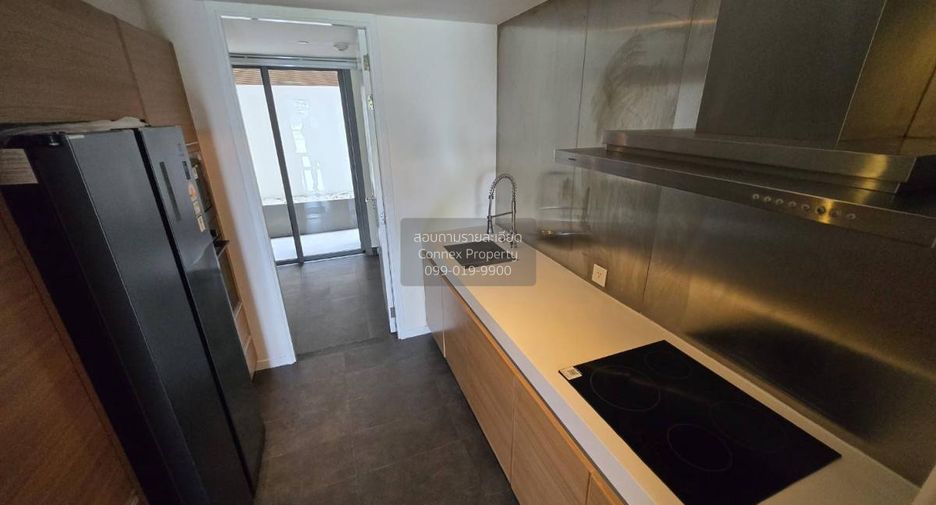 For rent 3 ベッドルーム condo in Yan Nawa, Bangkok