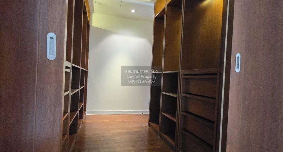 For rent 3 ベッドルーム condo in Yan Nawa, Bangkok
