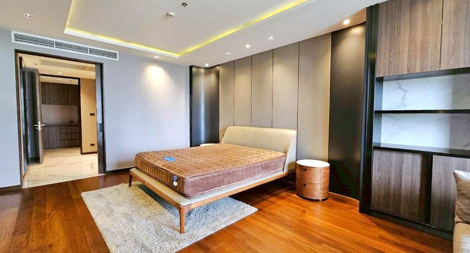 For rent 3 ベッドルーム condo in Khlong Toei, Bangkok