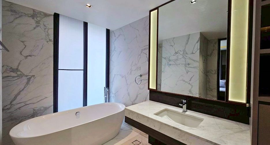 For rent 3 ベッドルーム condo in Khlong Toei, Bangkok