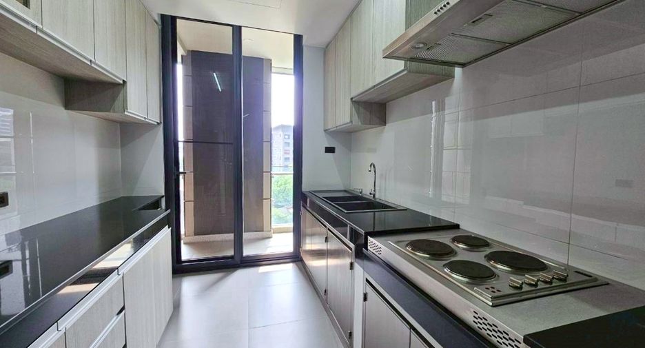 For rent 3 ベッドルーム condo in Khlong Toei, Bangkok