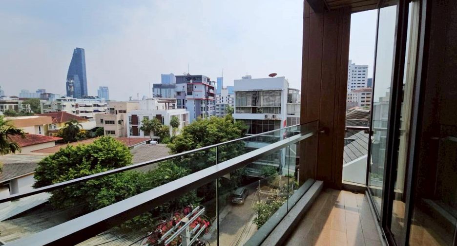For rent 3 ベッドルーム condo in Khlong Toei, Bangkok