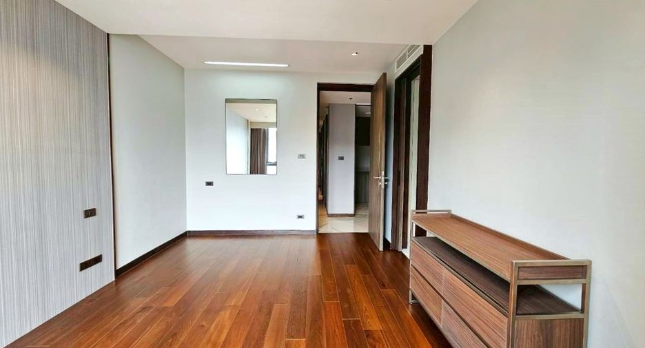 For rent 3 ベッドルーム condo in Khlong Toei, Bangkok