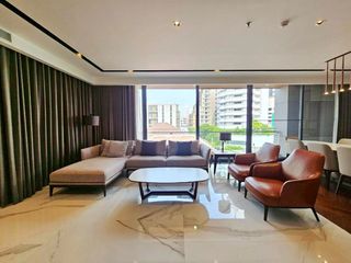 For rent 3 bedrooms condo in Khlong Toei, Bangkok