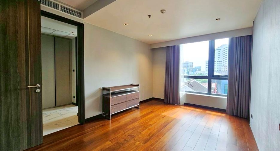 For rent 3 ベッドルーム condo in Khlong Toei, Bangkok