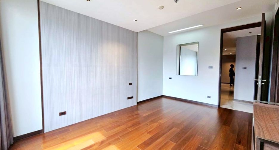 For rent 3 ベッドルーム condo in Khlong Toei, Bangkok