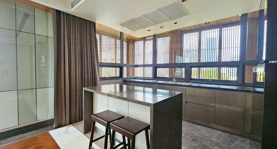 For rent 3 ベッドルーム condo in Khlong Toei, Bangkok