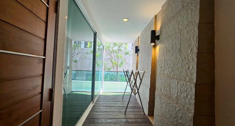 For rent 2 bedrooms condo in Watthana, Bangkok