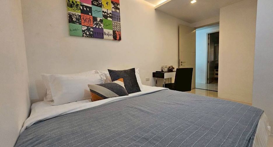 For rent 2 bedrooms condo in Watthana, Bangkok