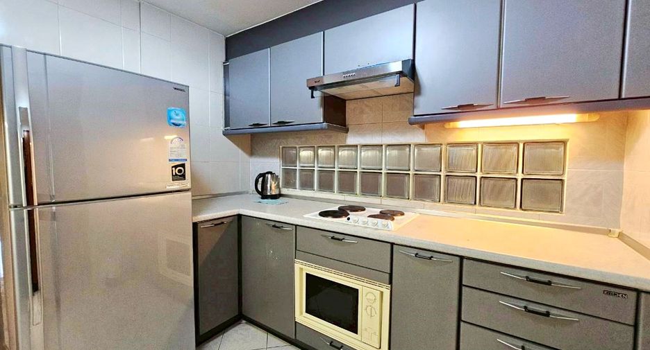 For rent 3 bedrooms condo in Watthana, Bangkok