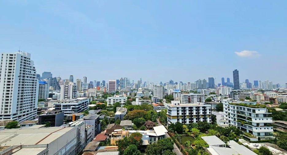 For rent 3 bedrooms condo in Watthana, Bangkok