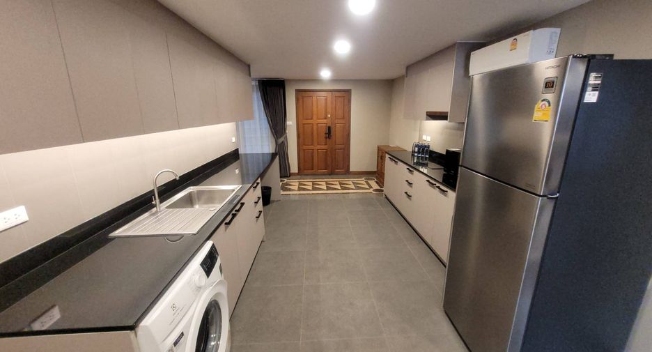 For rent 3 bedrooms condo in Watthana, Bangkok