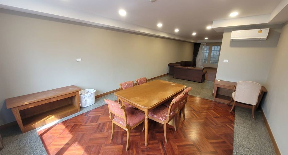 For rent 3 bedrooms condo in Watthana, Bangkok