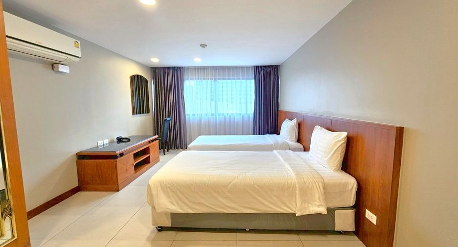 For rent 2 bedrooms condo in Watthana, Bangkok