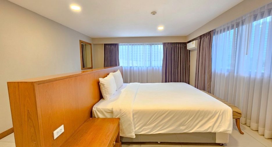 For rent 2 bedrooms condo in Watthana, Bangkok