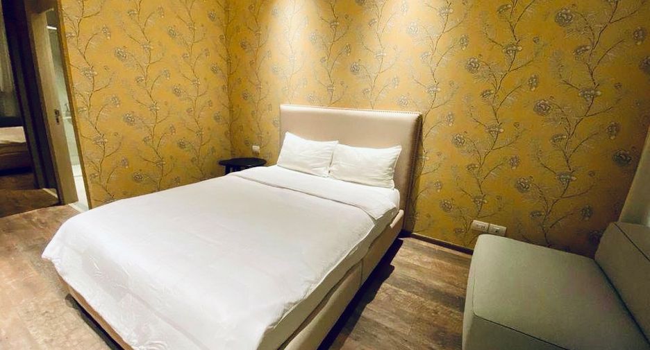 For rent 3 bedrooms condo in Pathum Wan, Bangkok