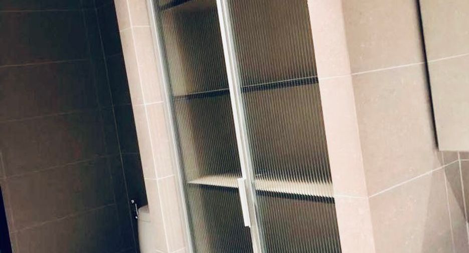For rent 3 bedrooms condo in Pathum Wan, Bangkok