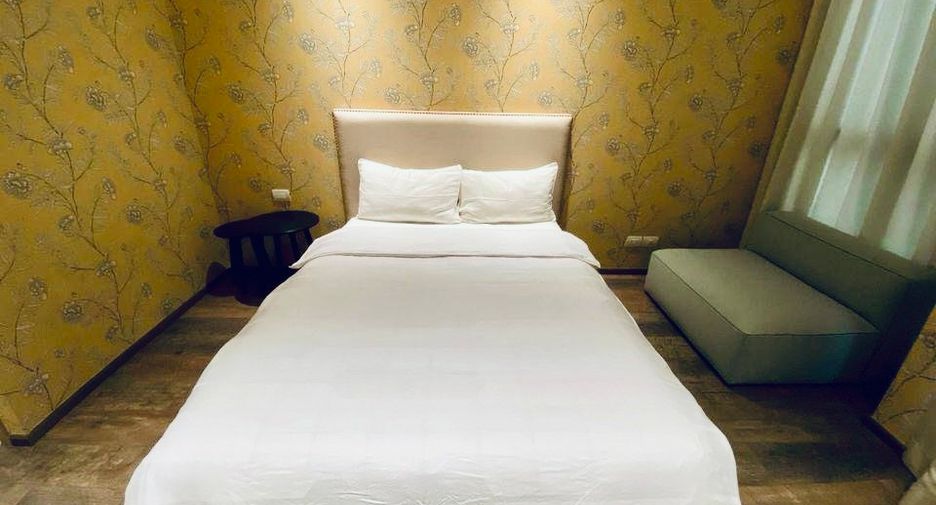 For rent 3 bedrooms condo in Pathum Wan, Bangkok