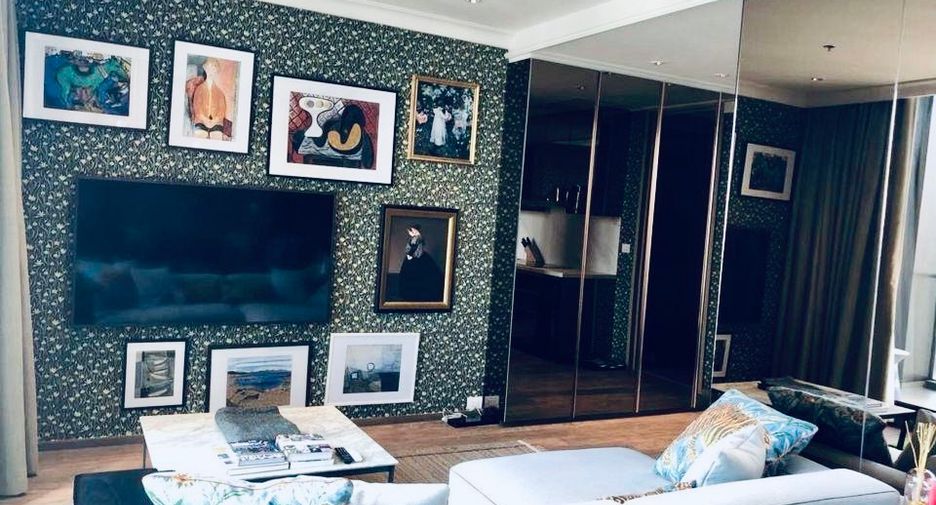 For rent 3 bedrooms condo in Pathum Wan, Bangkok
