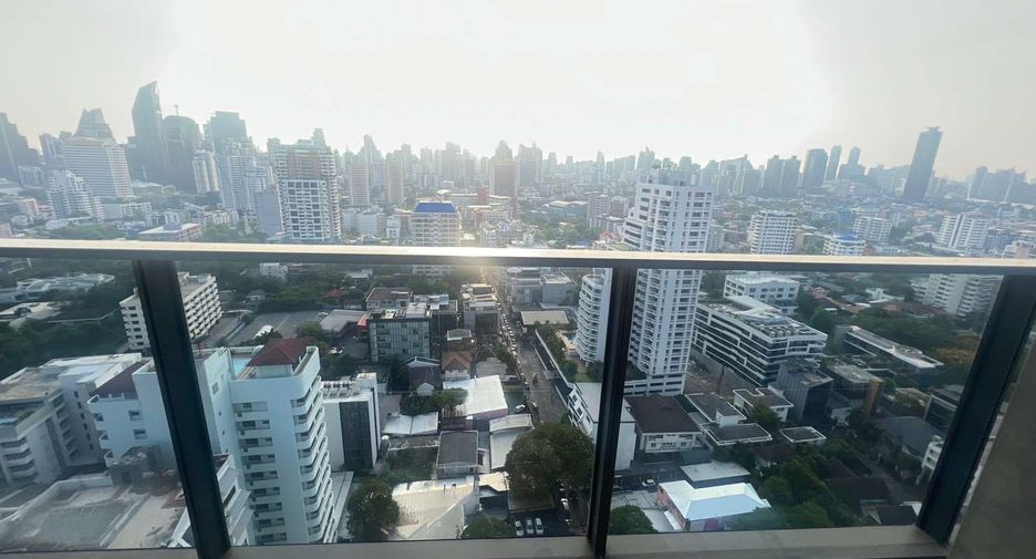 For rent 2 bedrooms condo in Watthana, Bangkok