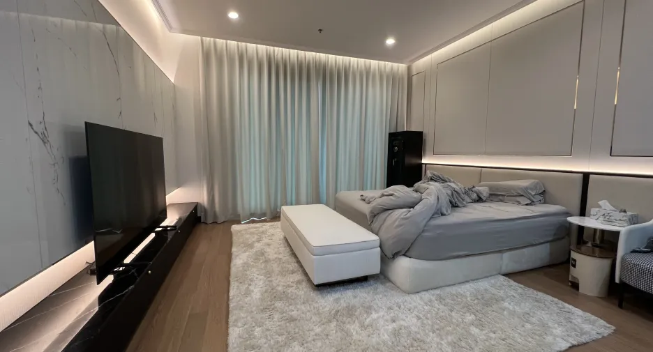 For rent 3 bedrooms condo in Watthana, Bangkok